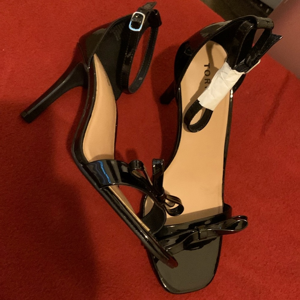 Cute and chick black brand new Torrid heels